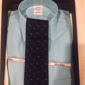Men’s dress shirt and tie